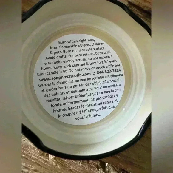 NEW All Natural Soy & Essential Oil Candle ~ Christmas Tree ~ 40 hr burn time! - Picture 3 of 5